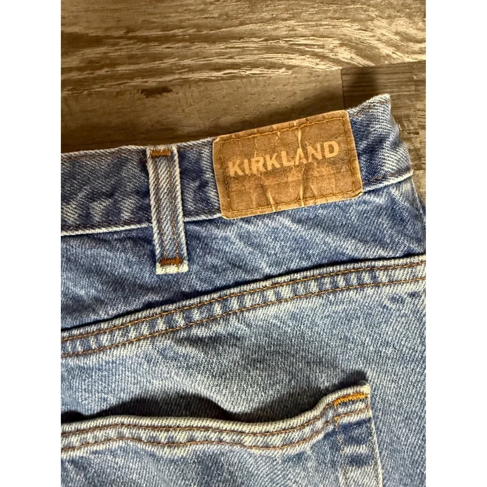 Kirkland Signature Mens 36x30 Blue Denim Jeans Straight Leg Medium Wash 167129